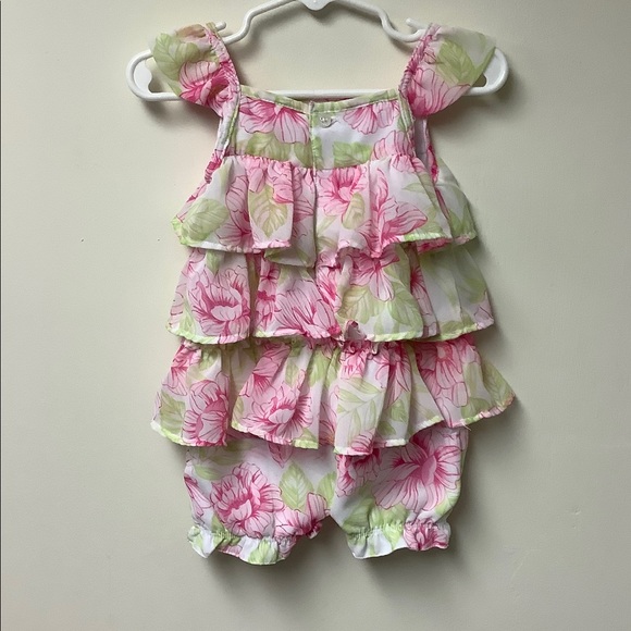 Beautiful FAO Schwarz Romper Size 9M - Picture 5 of 5